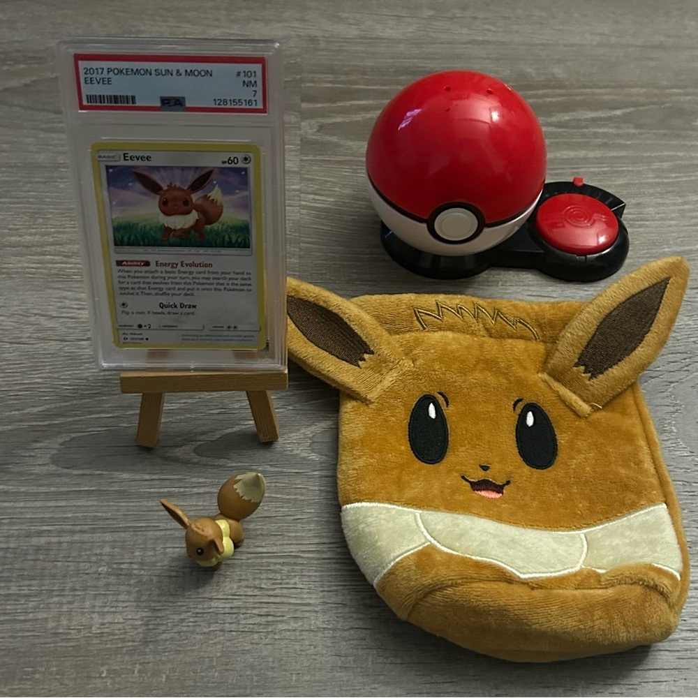 Rare Eevee Character Pokemon Card Combo